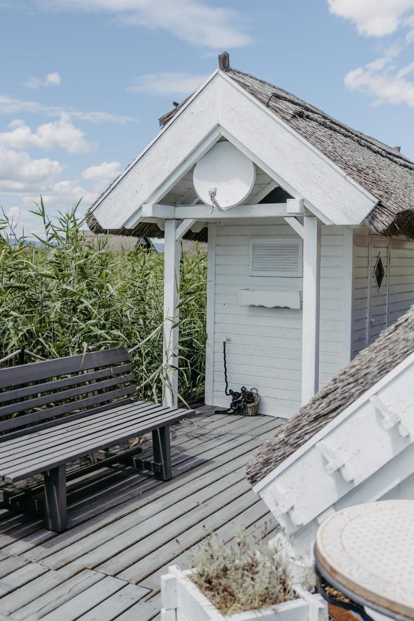 Seehuette Neusiedlersee - Seehaus Inklusive Elektroboot Rust Buitenkant foto